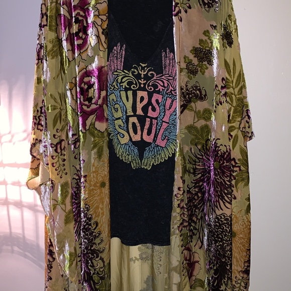 Aratta Velvet Stained Glass Kimono - Picture 9 of 9